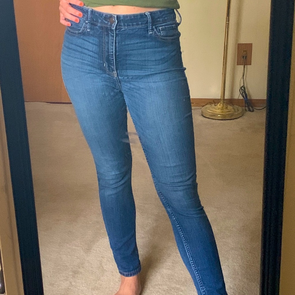 Hollister size 9 short high rise jeans